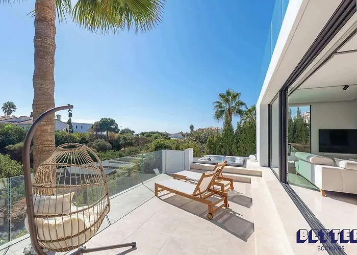 Luxury Seaviews 300m Distance